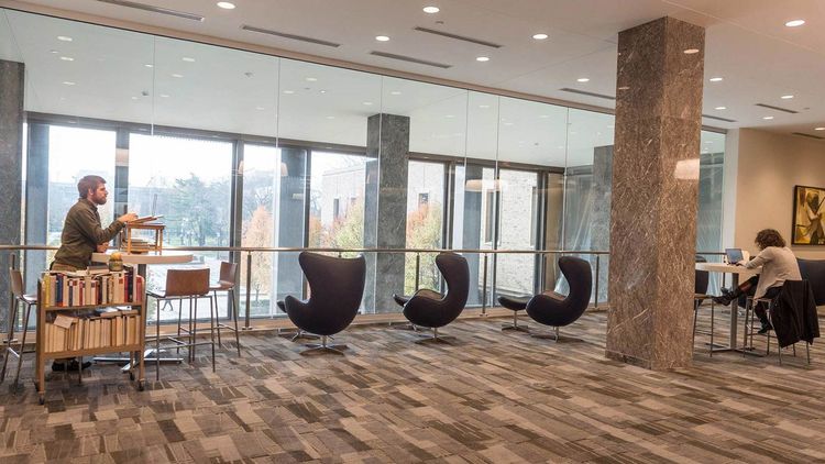 This open area is located on the south end of the 2nd Floor, between the elevators and grand staircase. It’s furnished with lounge chairs and high-top tables, offering a great spot for individual and small group work with an exceptional view of Notre Dame Stadium and Library Lawn.